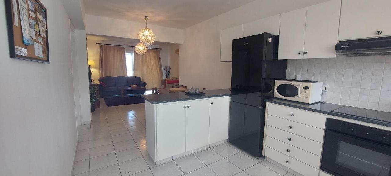 Spacious 2 Bedroom Apartment Peyia Exterior photo